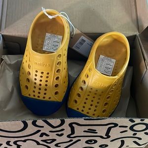 NWT Toddler Jefferson Native Shoes Size 4